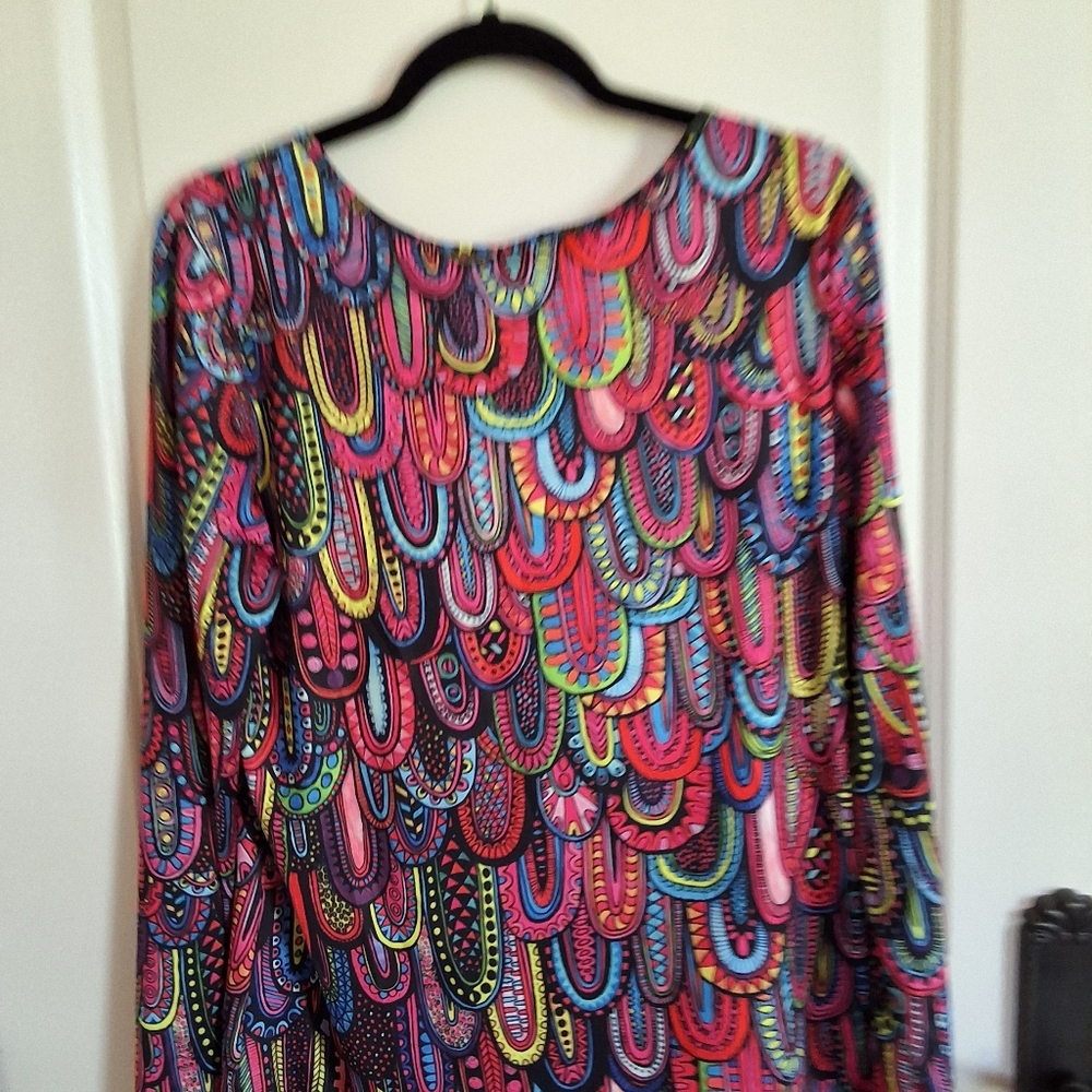 Colorful Patterned Women's Top - Picture 4 of 7